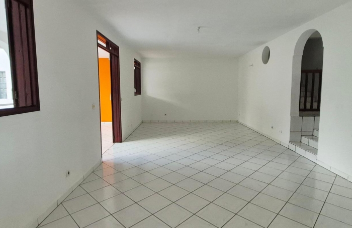 Location Maison 94.64m&sup2; 3 pièces Les Abymes