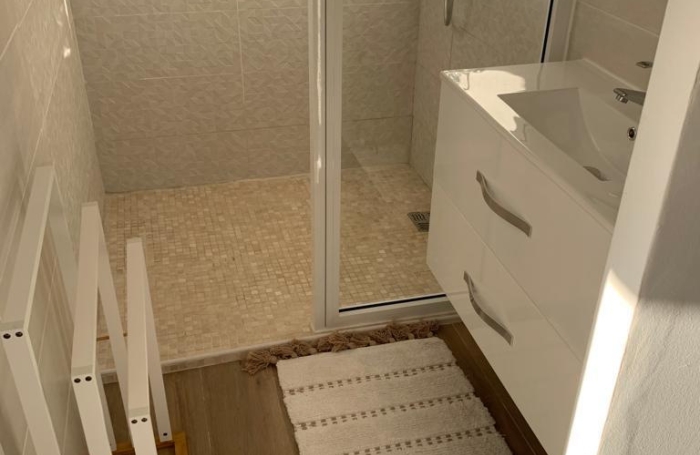 BEAU HAUT DE VILLA T5 MEUBLE