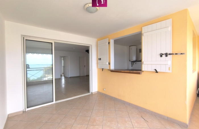 A louer Appartement T4 Duplex vue mer dans une r&eacute;sidence s&eacute;curis&eacute;e avec piscine   -  Petit-Bourg
