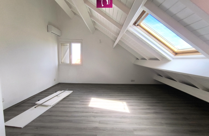 A louer Appartement T4 Duplex vue mer dans une r&eacute;sidence s&eacute;curis&eacute;e avec piscine   -  Petit-Bourg