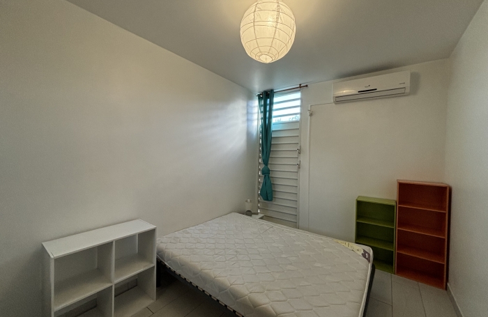 Appartement cinq pi&egrave;ces aux Abymes - LONGFORT IMMOBILIER