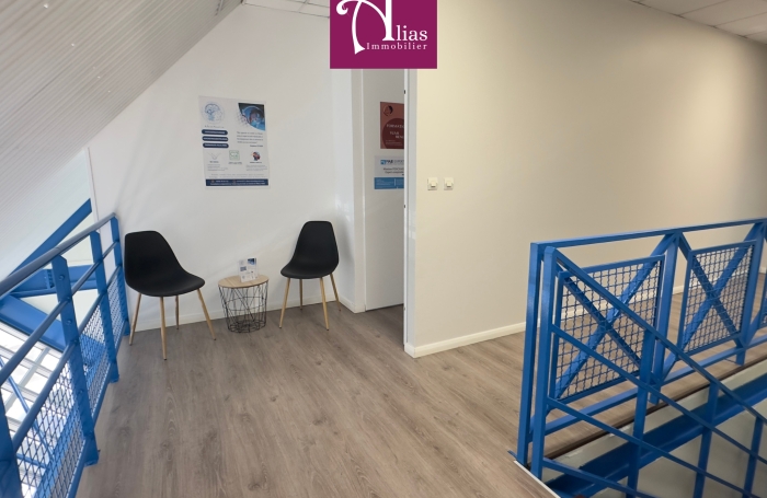 Bureau 10m2 tr&egrave;s calme &agrave; l'&eacute;tage   Jarry