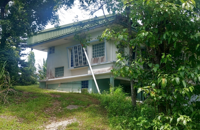 LES ABYMES - BESSON : PROPRIETE DE 7962 m2