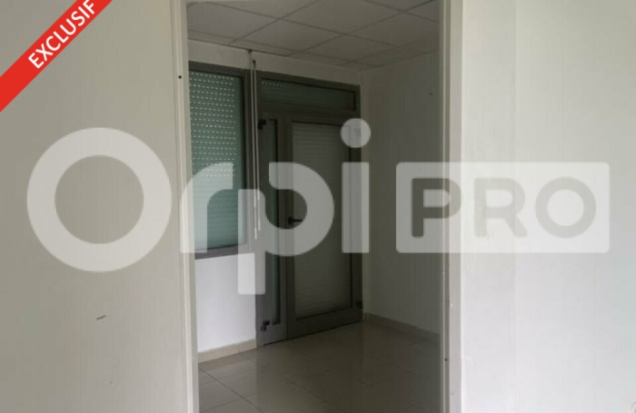 En exclusivit&eacute; louez votre local commercial ou bureau  d environ 52M2