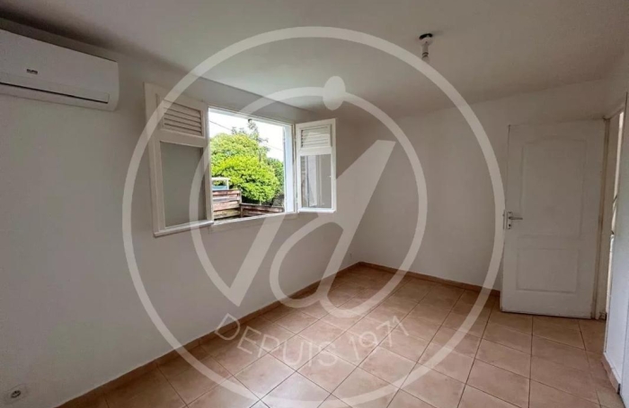 Vente Appartement 136m&sup2; 3 pièces Gosier