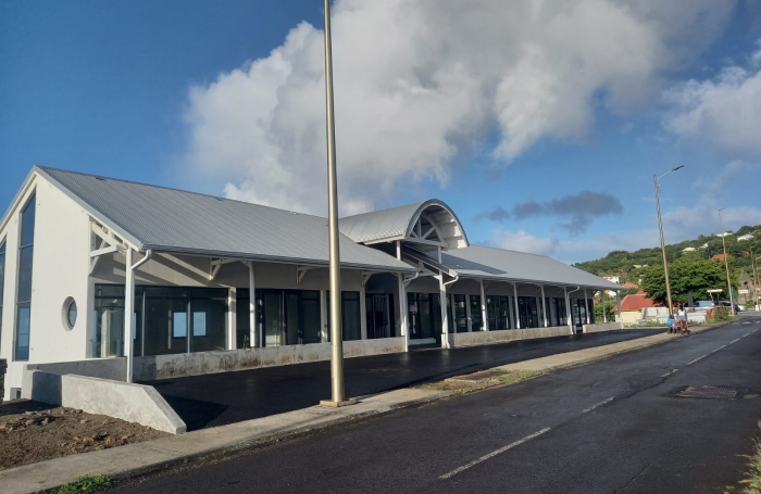 Vieux-Fort   Local pro &agrave; am&eacute;nager   Terrasse vue sur Les Saintes