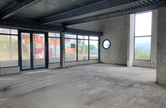 Vieux-Fort   Local pro &agrave; am&eacute;nager   Terrasse vue sur Les Saintes