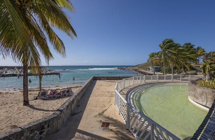 Studio r&eacute;nov&eacute; avec magnifique vue mer et jardins   R&eacute;sidence avec plage et piscine