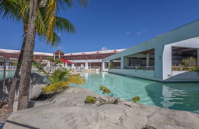 Studio r&eacute;nov&eacute; avec magnifique vue mer et jardins   R&eacute;sidence avec plage et piscine