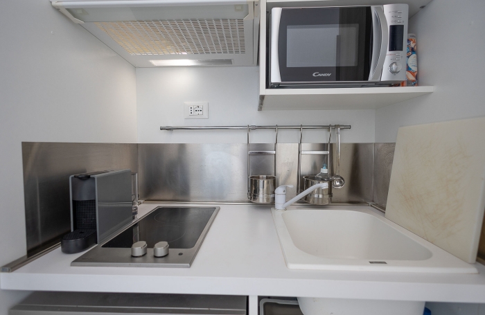 Studio r&eacute;nov&eacute; avec magnifique vue mer et jardins   R&eacute;sidence avec plage et piscine