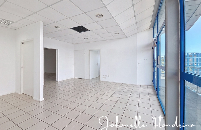 Location Local commercial 82m&sup2; 3 pièces Petit-Bourg