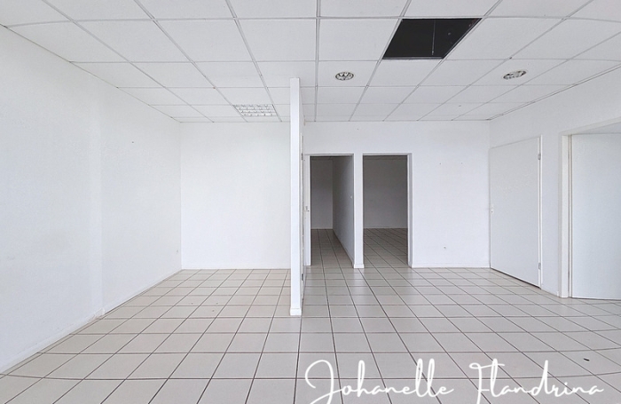 Location Local commercial 82m&sup2; 3 pièces Petit-Bourg