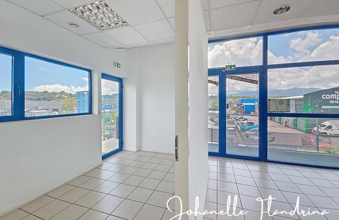 Location Local commercial 82m&sup2; 3 pièces Petit-Bourg