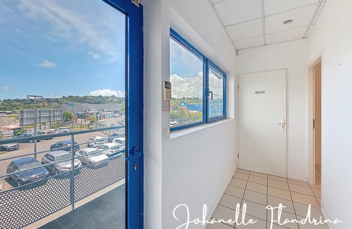 Location Local commercial 82m&sup2; 3 pièces Petit-Bourg