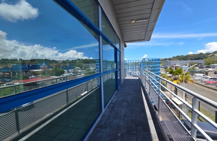 Location Local commercial 82m&sup2; 3 pièces Petit-Bourg