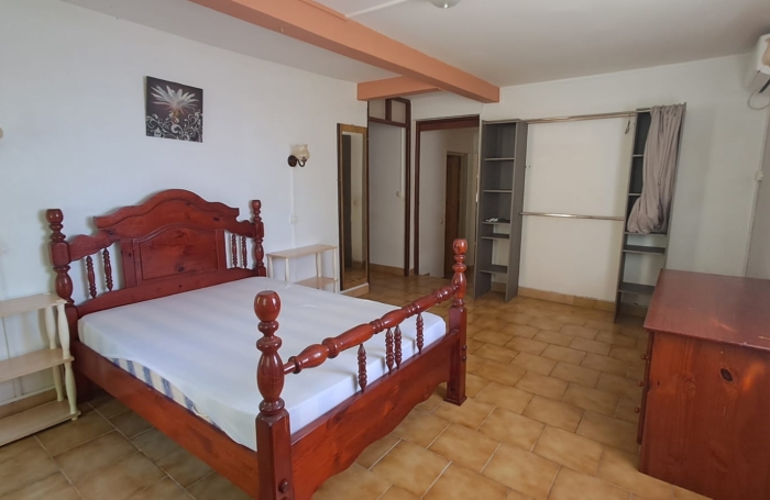 BOUILLANTE- Appartement RDC T2 de 52 m2 - Meubl&eacute; - Campagne et vue mer