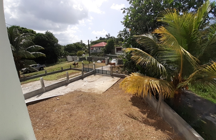 HAUT DE VILLA T4  (130m2) - Beausoleil 97139 ABYMES