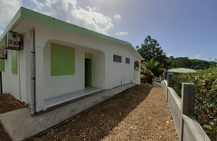 HAUT DE VILLA T4  (130m2) - Beausoleil 97139 ABYMES