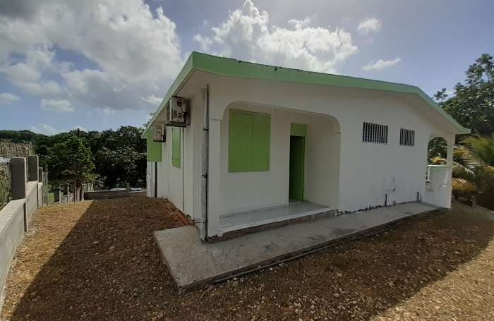 HAUT DE VILLA T4  (130m2) - Beausoleil 97139 ABYMES