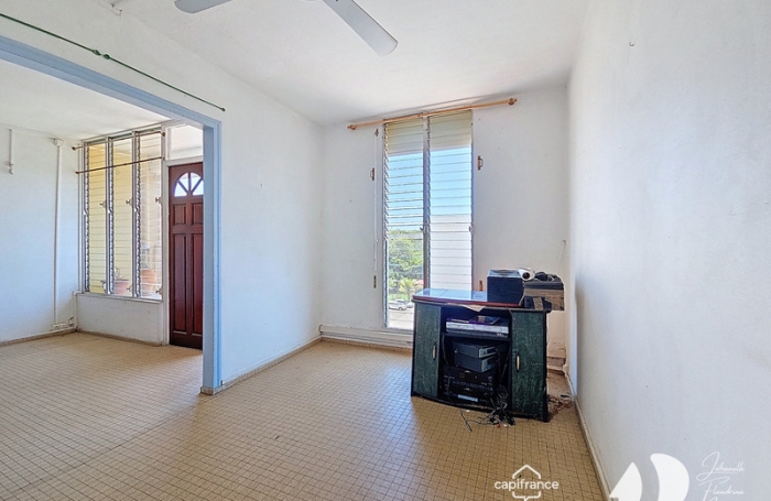 Vente Appartement 74m&sup2; 5 pièces Les Abymes
