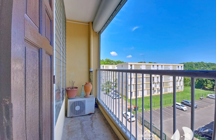 Vente Appartement 74m&sup2; 5 pièces Les Abymes