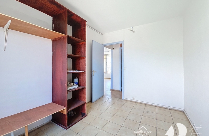 Vente Appartement 74m&sup2; 5 pièces Les Abymes