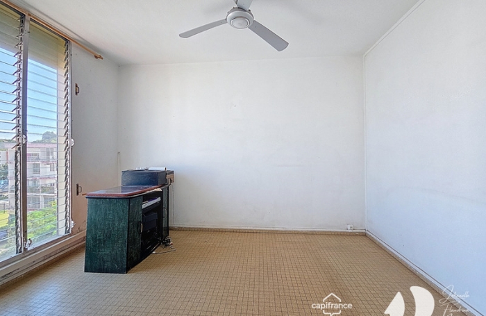 Vente Appartement 74m&sup2; 5 pièces Les Abymes