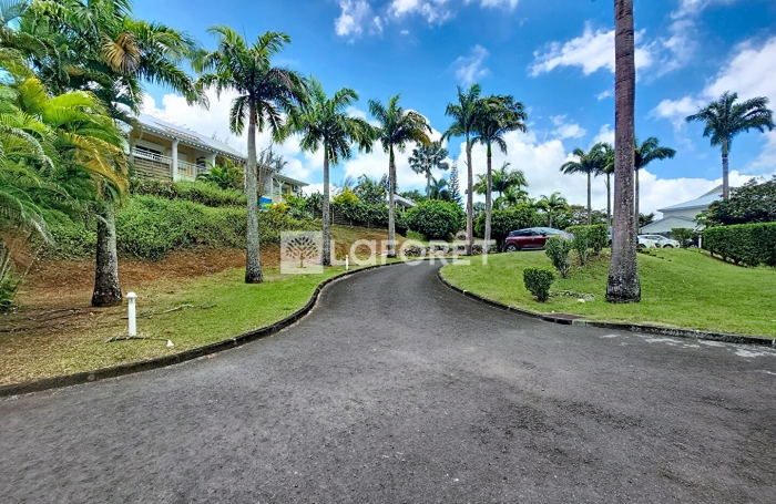 Vente Appartement 56.62m&sup2; 3 pi&egrave;ces Petit-Bourg