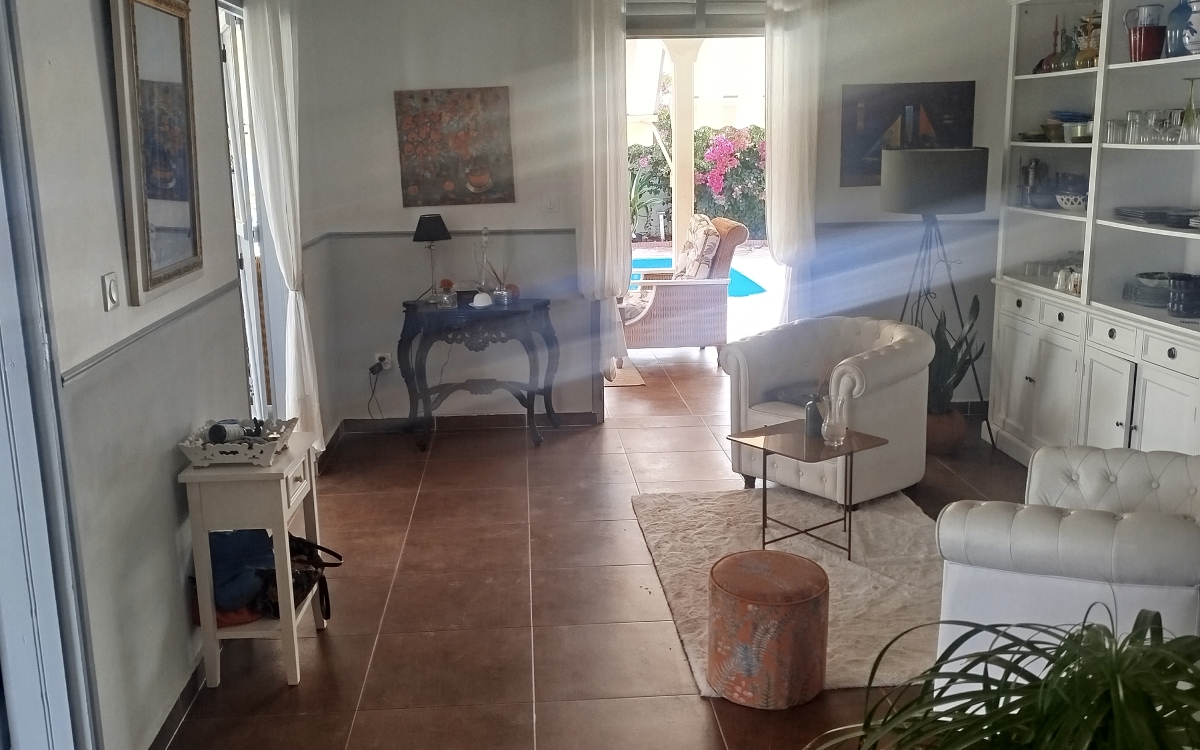 SAINTE ANNE MAISON F5 PISCINE TERRAIN 826M2  385000&euro;