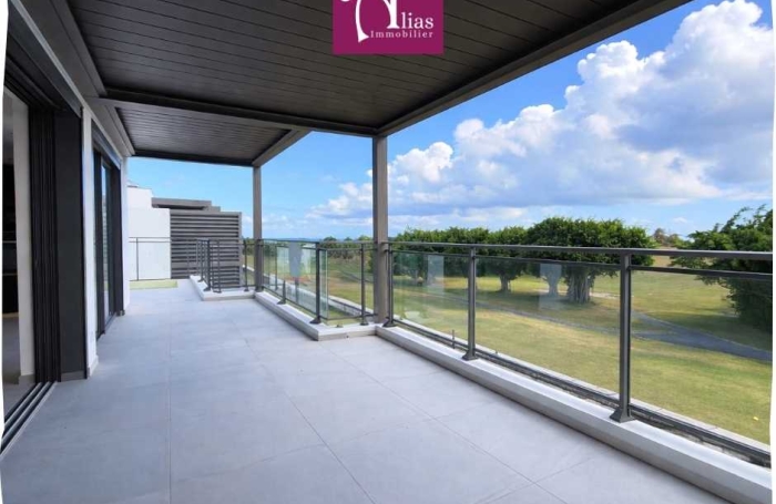 Duplex F4 Luxe &agrave; Louer Saint-Fran&ccedil;ois   Vue Golf, Piscine & Entretien Inclus | Le Green