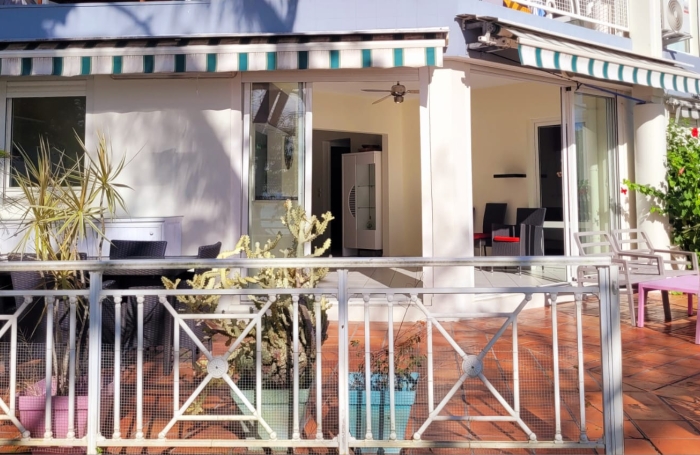 Bas du Fort - T3 avec spacieuse terrasse vue mer imprenable