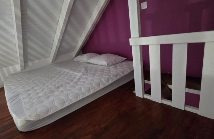 T1 avec mezzanine, terrasse    Id&eacute;al investissement &agrave; Bouillante