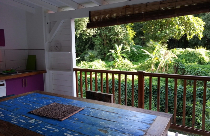 T1 avec mezzanine, terrasse    Id&eacute;al investissement &agrave; Bouillante