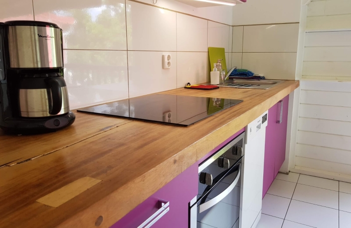 T1 avec mezzanine, terrasse    Id&eacute;al investissement &agrave; Bouillante