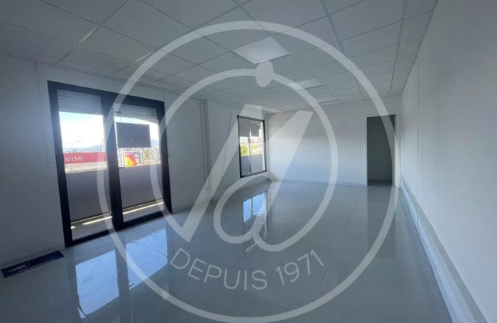 Location Bureaux 35m&sup2; Baie Mahault