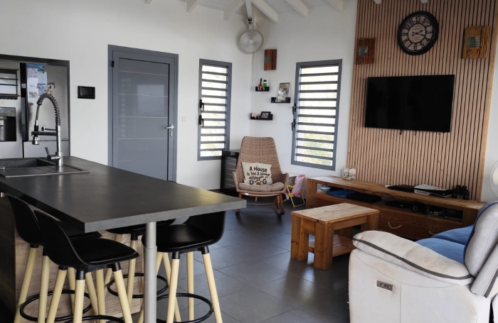 Bouillante   Villa recente avec vue mer   Cadre recherch&eacute; et paisible