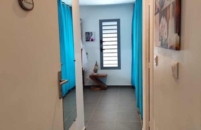 Bouillante   Villa recente avec vue mer   Cadre recherch&eacute; et paisible