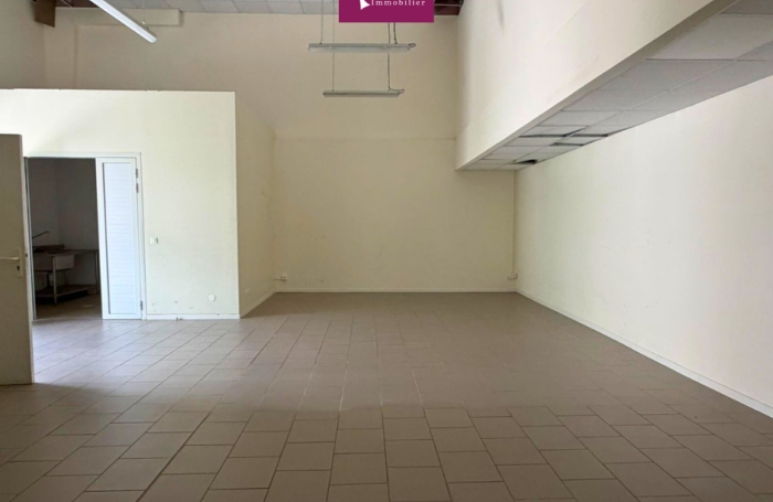 &Agrave; louer - 135m2 - RDC - Grand-camp - Les Abymes