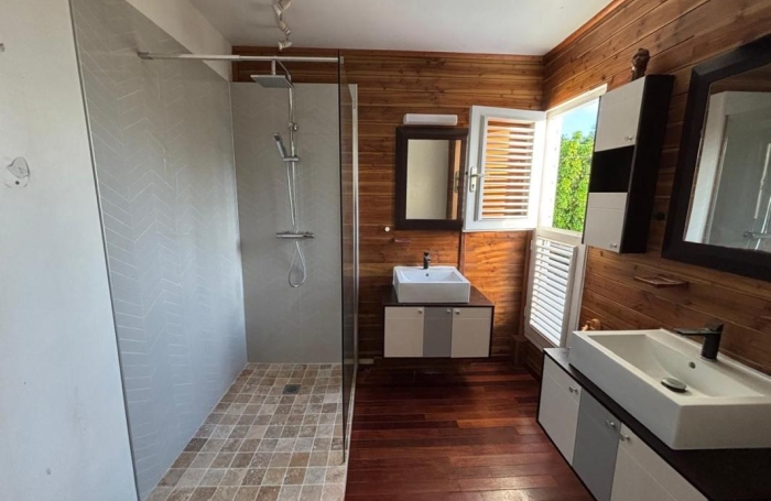 Location Maison 110m&sup2; 5 pièces Sainte Anne