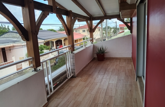 CAPESTERRE-BELLE-EAU MAISON  JUMELEE