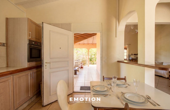 Maison T3 - 90 m2 + 37 m2 de terrasses couvertes + Garage 47 m2 - Gosier