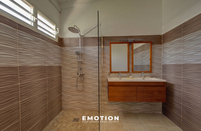 Maison T3 - 90 m2 + 37 m2 de terrasses couvertes + Garage 47 m2 - Gosier