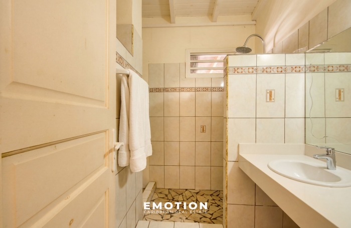 Maison T3 - 90 m2 + 37 m2 de terrasses couvertes + Garage 47 m2 - Gosier