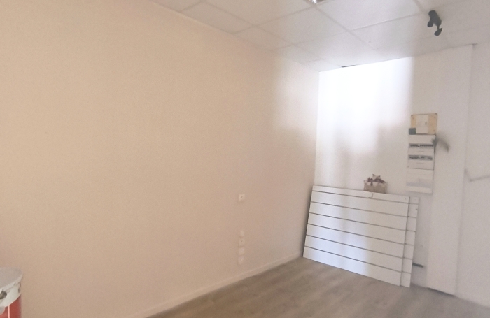 Local de 92m2 &agrave; Nolivier  - au 1er &eacute;tage sans ascenseur