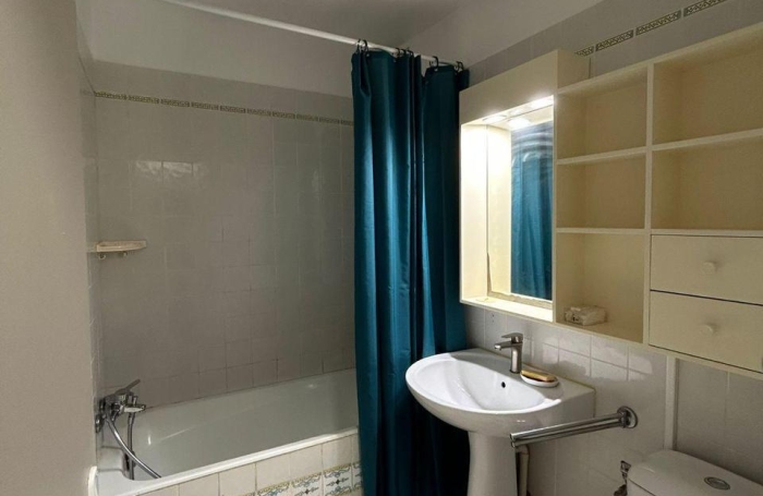 Spacieux T3 meubl&eacute; vue mer