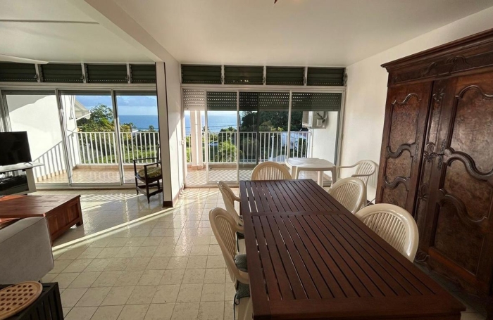 Spacieux T3 meubl&eacute; vue mer