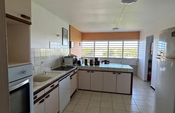 Spacieux T3 meubl&eacute; vue mer