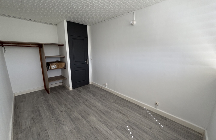 a louer - Appartement F4 r&eacute;nov&eacute;   6e &eacute;tage avec ascenseur   Pointe-&agrave;-Pitre