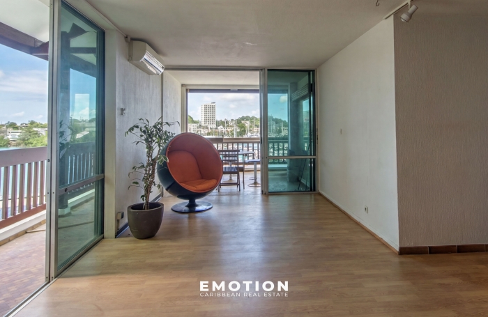 Duplex T3   80 m2 Carrez, vue marina et mer + grand box ferm&eacute; de 15 m2