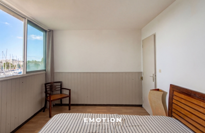 Duplex T3   80 m2 Carrez, vue marina et mer + grand box ferm&eacute; de 15 m2